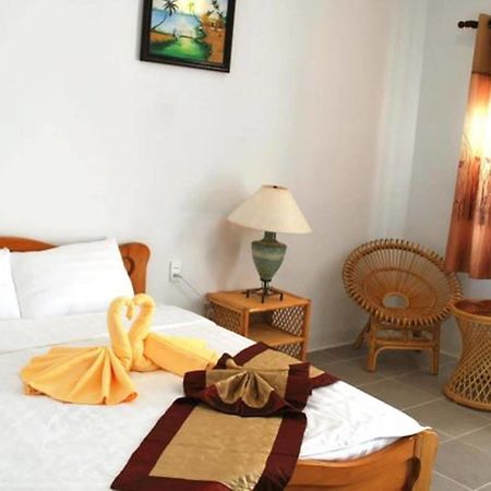 Phi Yen Hotel Chi Khu Co Ong Buitenkant foto