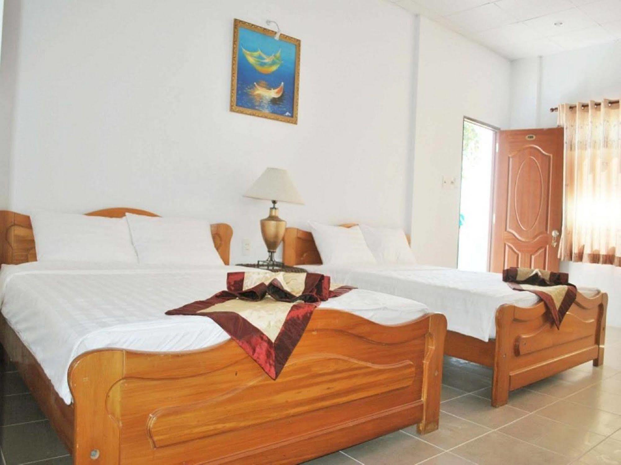 Phi Yen Hotel Chi Khu Co Ong Buitenkant foto
