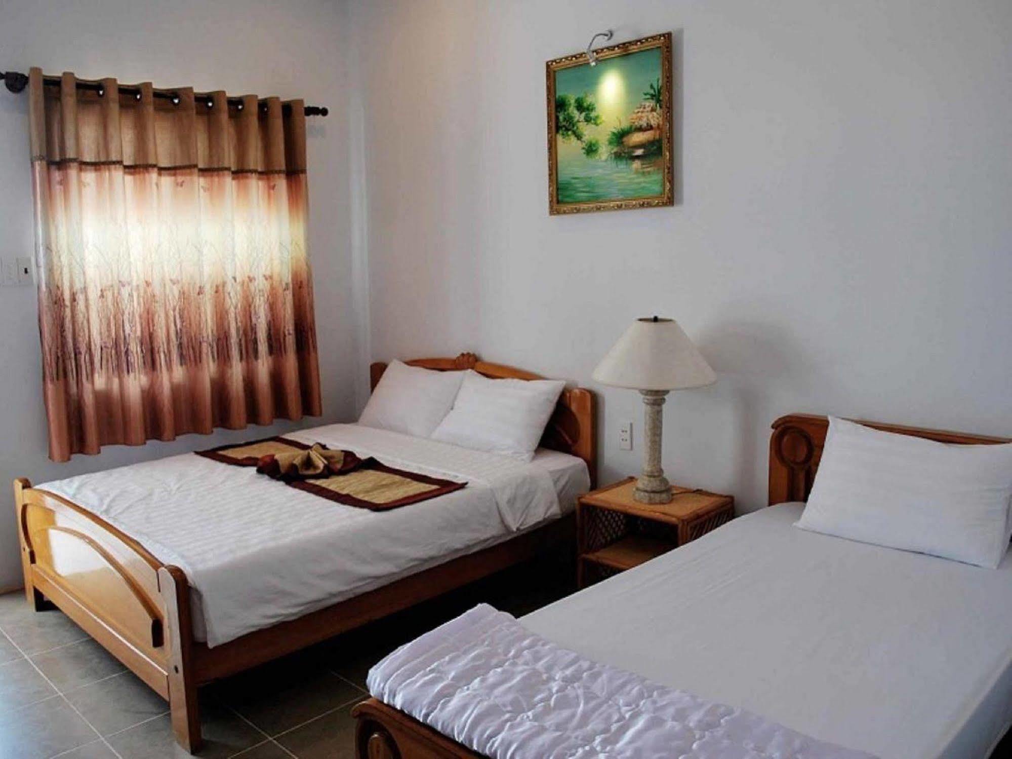 Phi Yen Hotel Chi Khu Co Ong Buitenkant foto