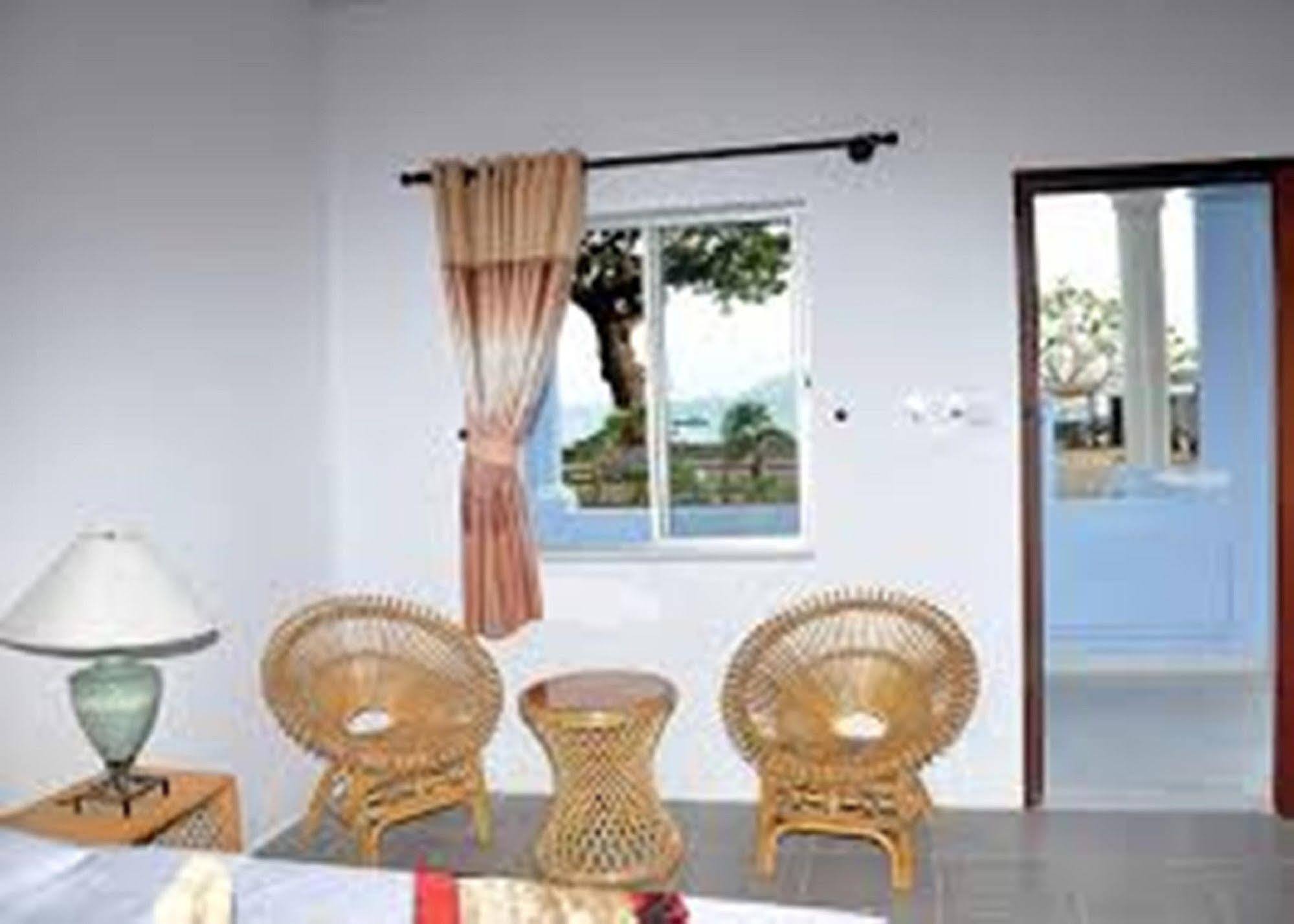 Phi Yen Hotel Chi Khu Co Ong Buitenkant foto