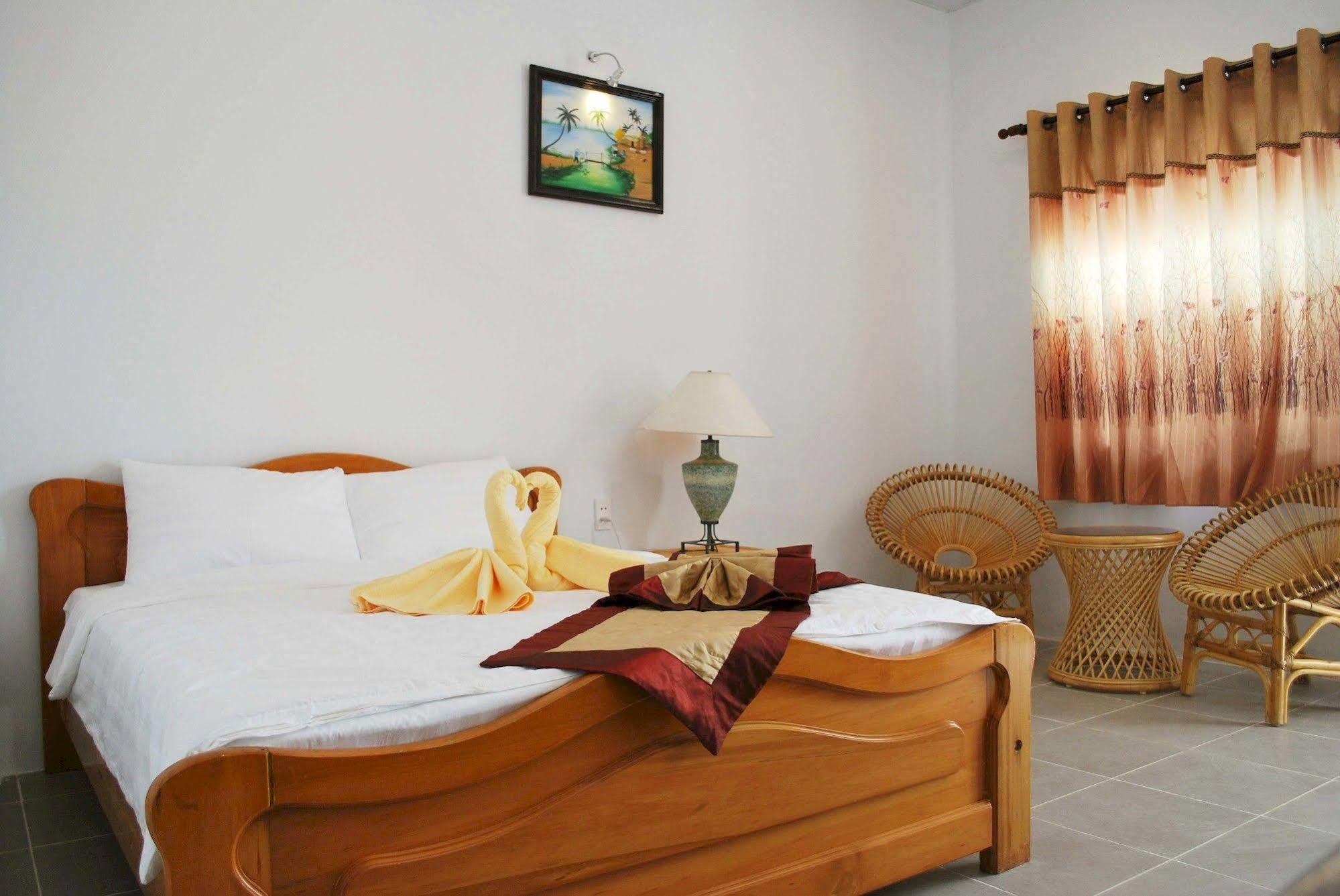Phi Yen Hotel Chi Khu Co Ong Buitenkant foto