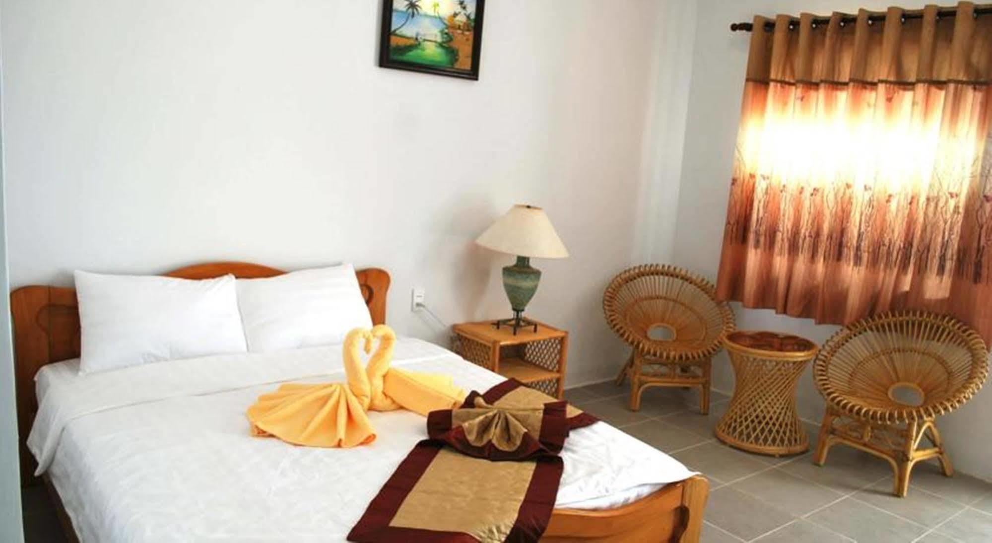 Phi Yen Hotel Chi Khu Co Ong Buitenkant foto