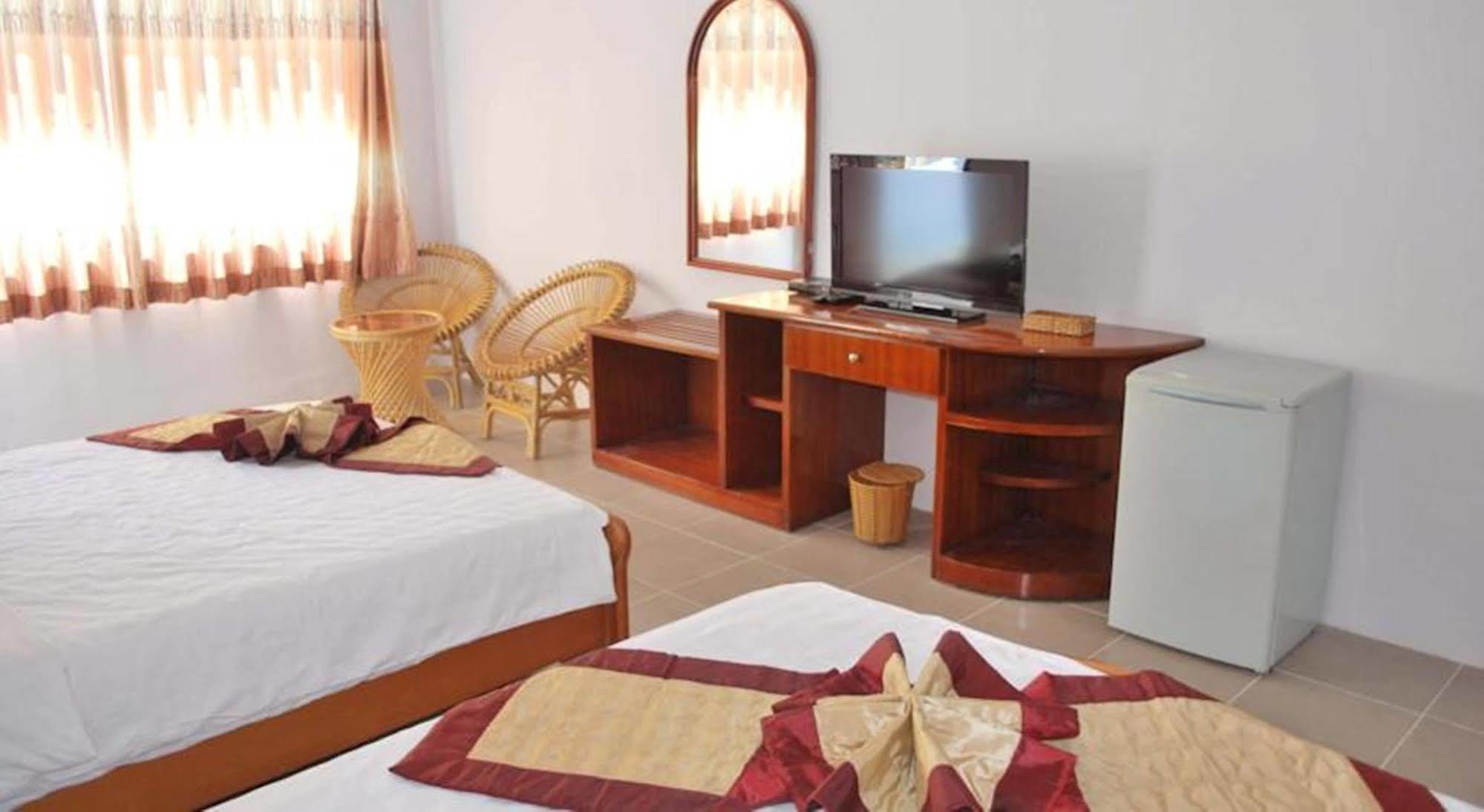 Phi Yen Hotel Chi Khu Co Ong Buitenkant foto